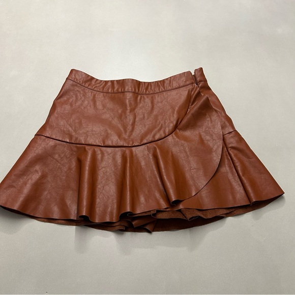 DO+BE caramel brown faux leather skort, Size M - Picture 3 of 5